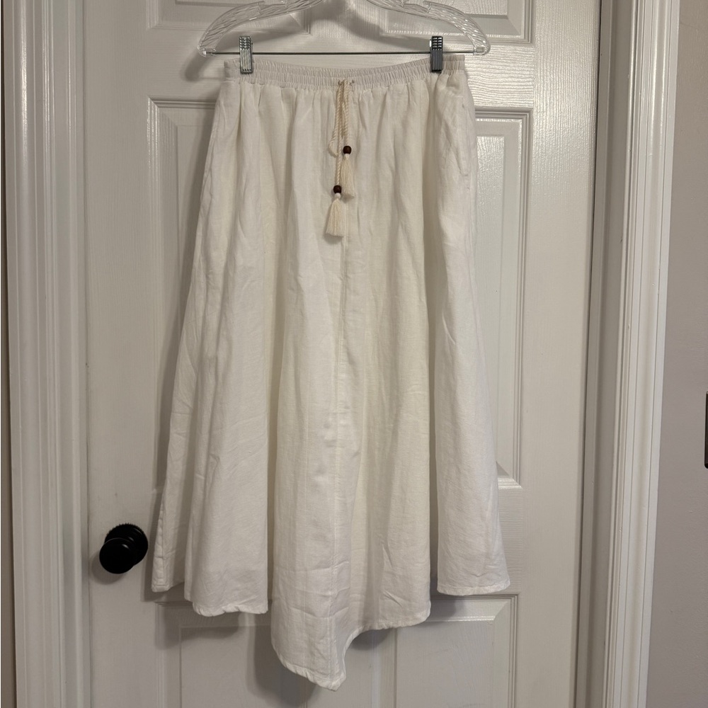 American Eagle Outfitters White A-Line Skirt